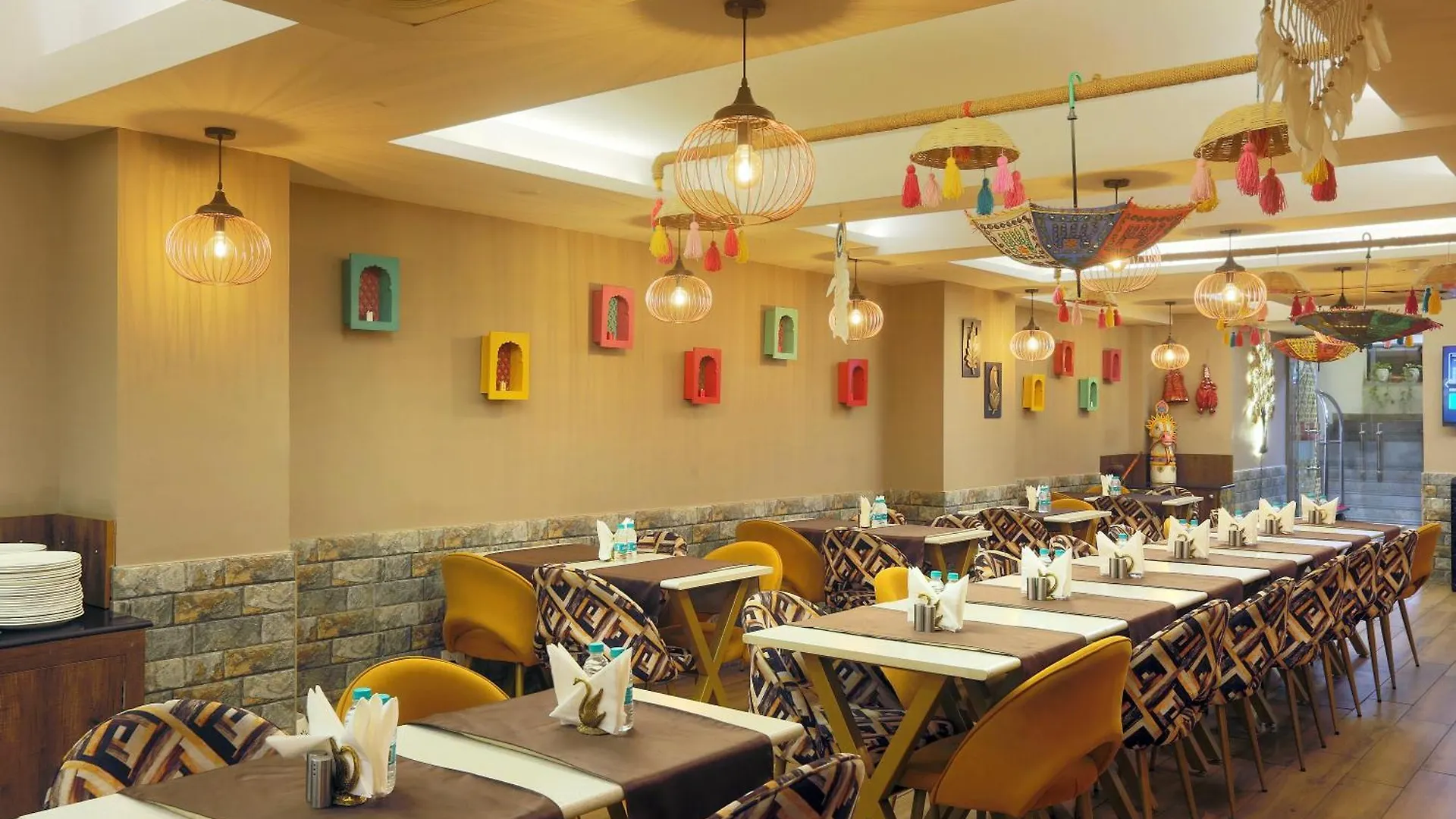 Hotel Oxmo Delhi Airport With Free Airport Transsfer New Delhi 4*,